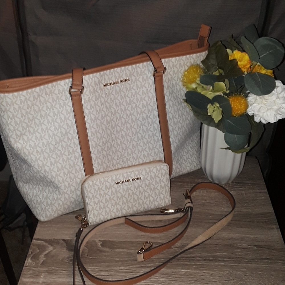 Michael Kors Vanilla + Tan Tote w/ wallet